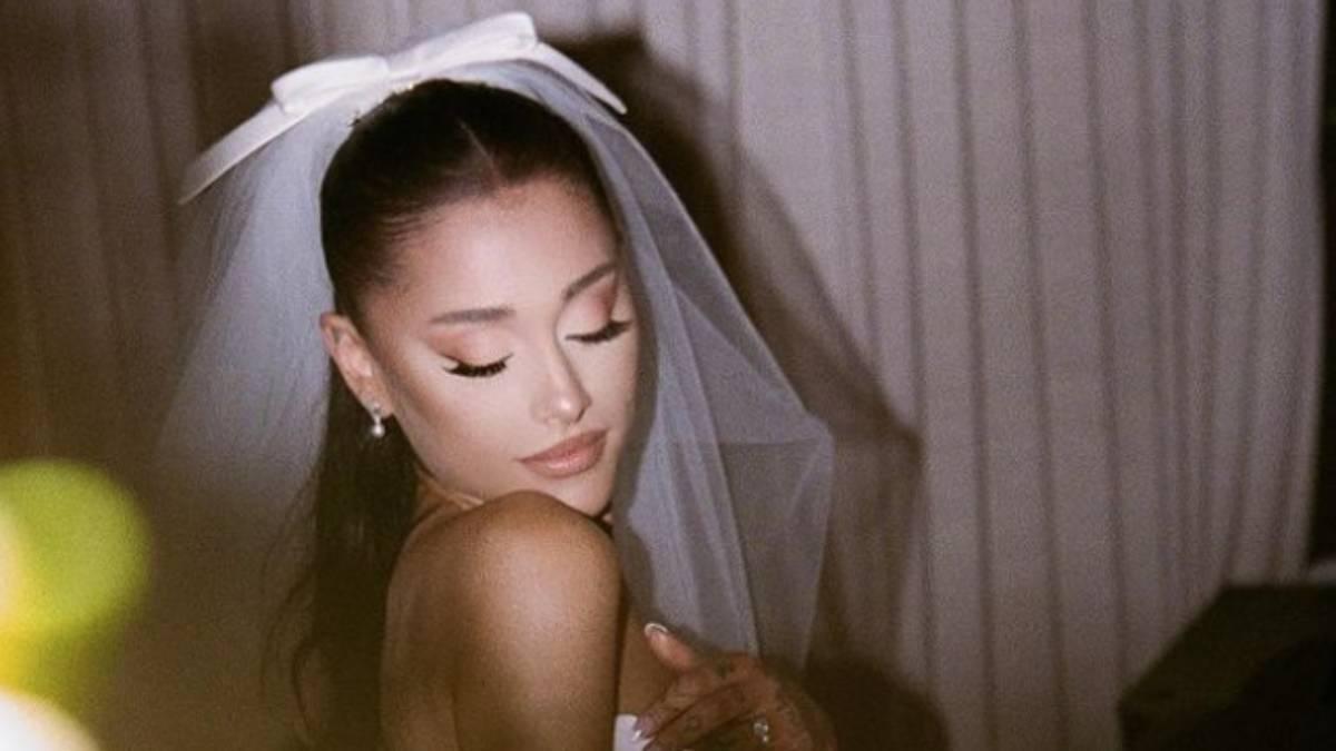 Ariana Grande con vestido de novia de Vera Wang