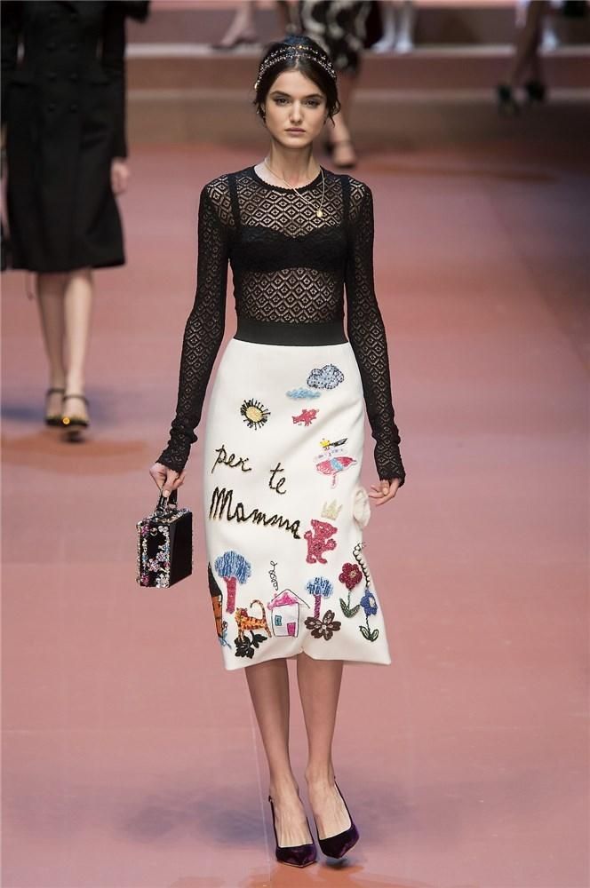 Modelo de la colección otoño-invierno 2015/16 de Dolce & Gabbana