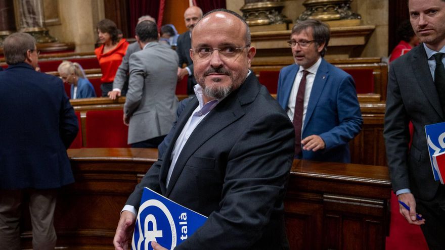 El PP catalán pone orden y acaba con la acumulación de cargos electos tras el aviso de Feijóo