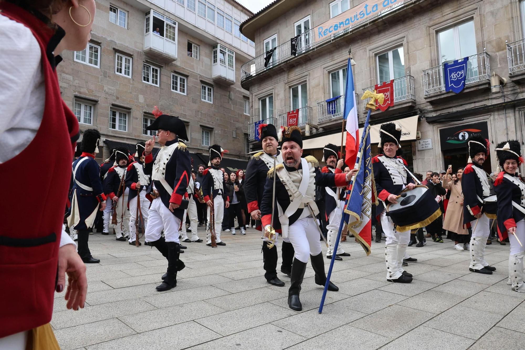 Vigo sale a la calle para 'expulsar' a los franceses: las mejores imágenes de la Reconquista