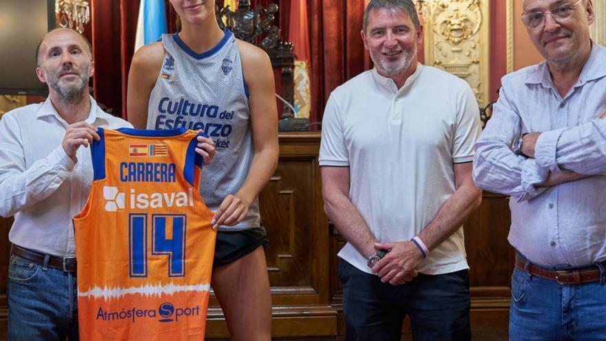 Recibimiento institucional para la jugadora de baloncesto Raquel Carrera