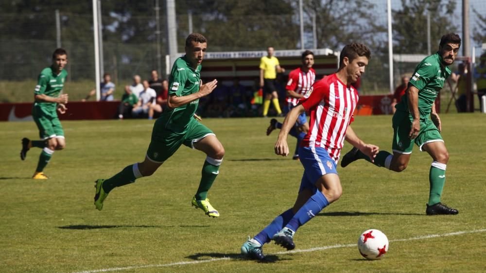 El partido entre el Sporting B y el Gernika, en imágenes