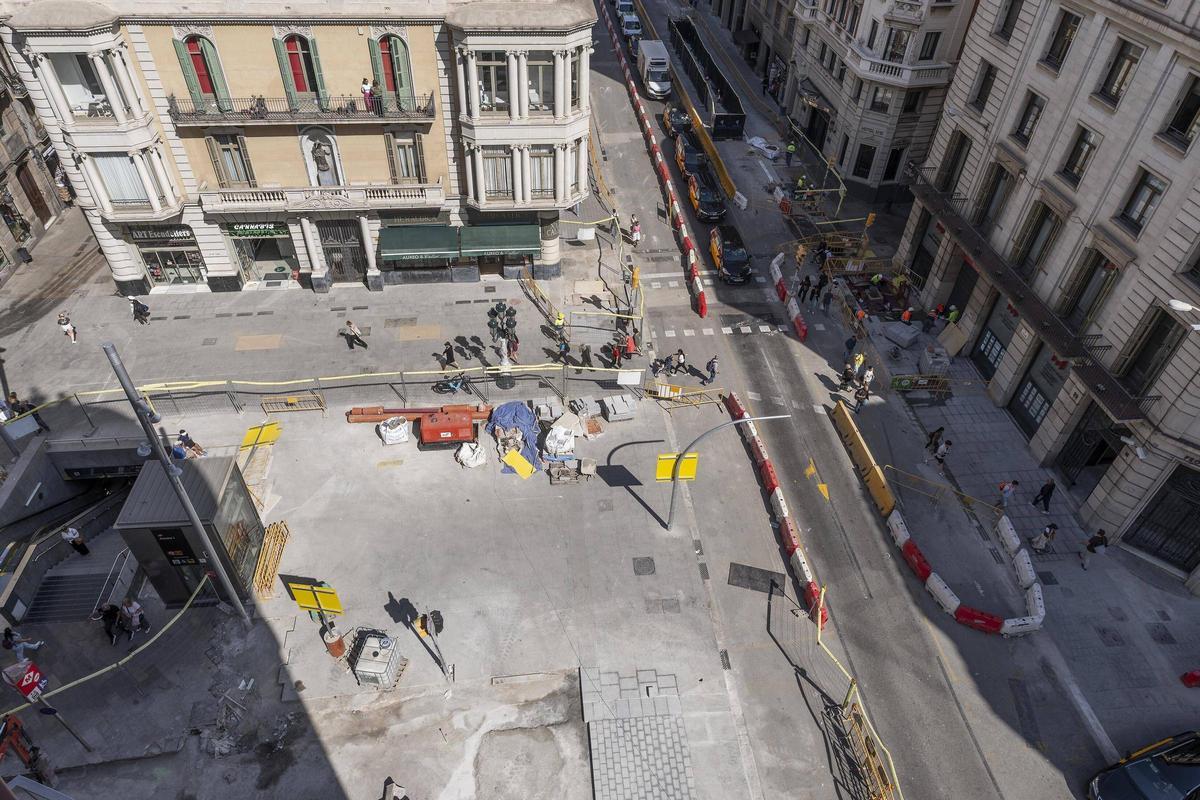 La zona de Jaume I empieza a transformarse en plataforma única a su paso por la plaza del Àngel