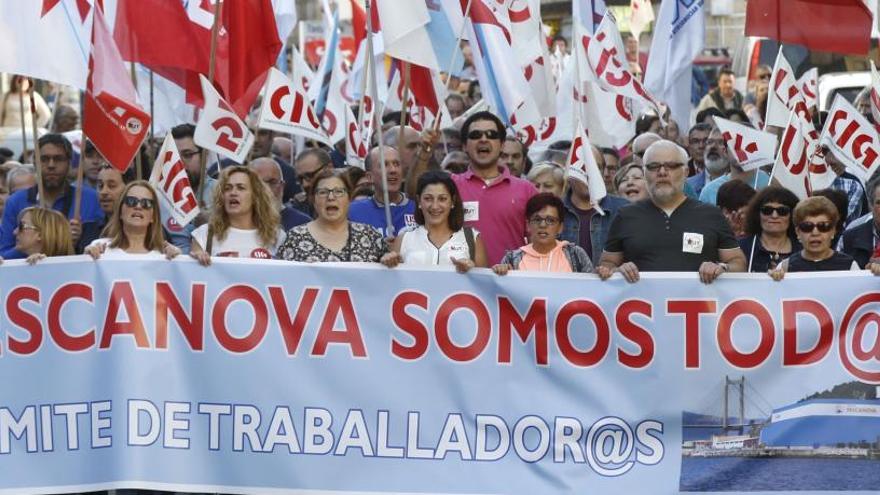 Manifestación en Chapela en apoyo a la plantilla