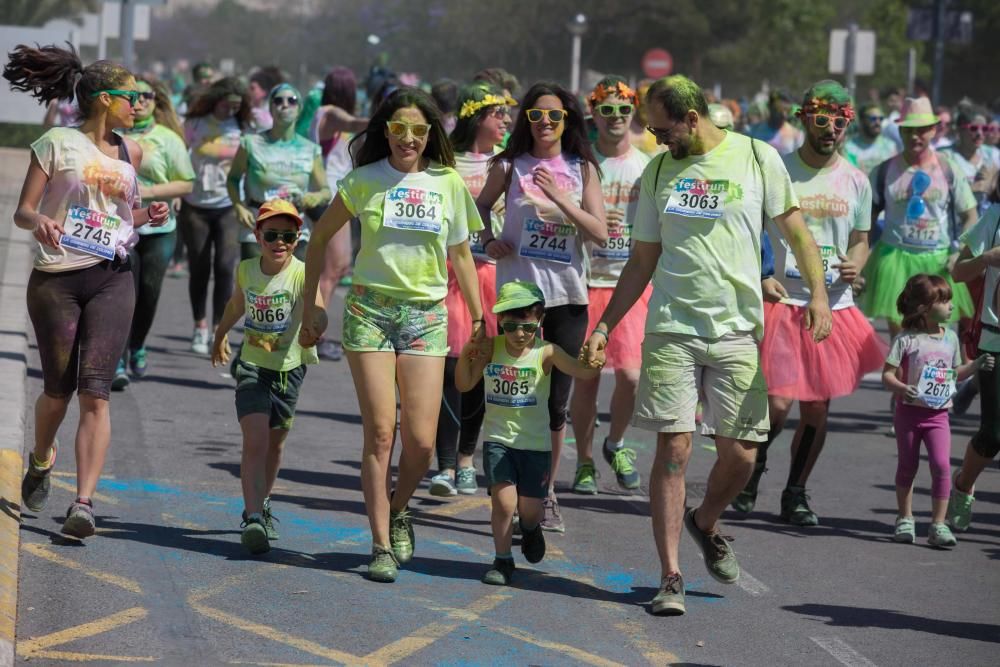 La primera edición de «FestiRun» combina deporte y diversión en una carrera que logró reunir a multitud de personas