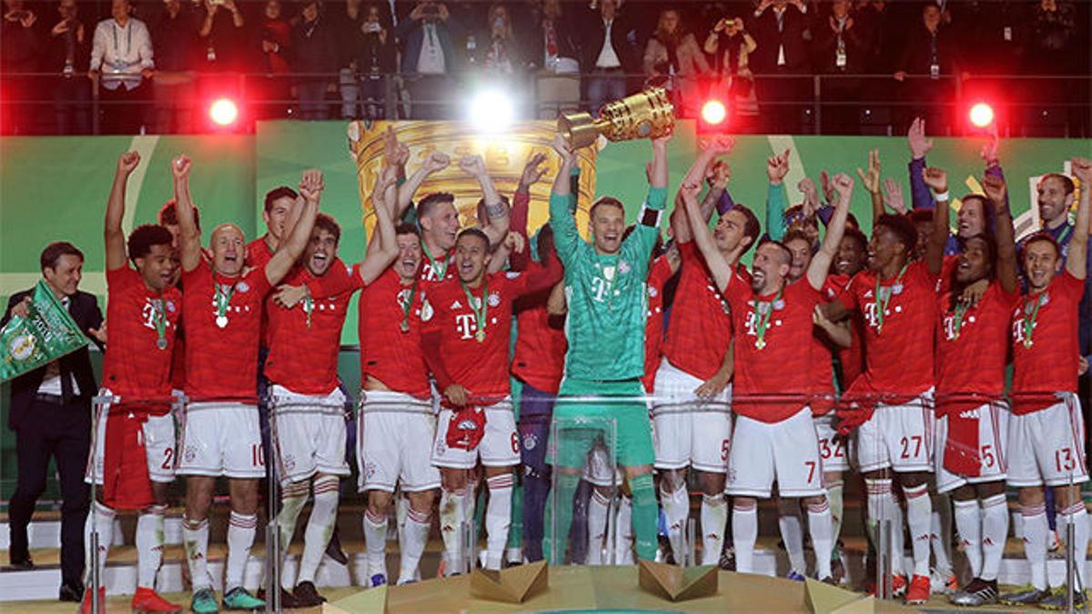 Lewandowski y Neuer lideran al Bayern y se proclama campeón de la Copa