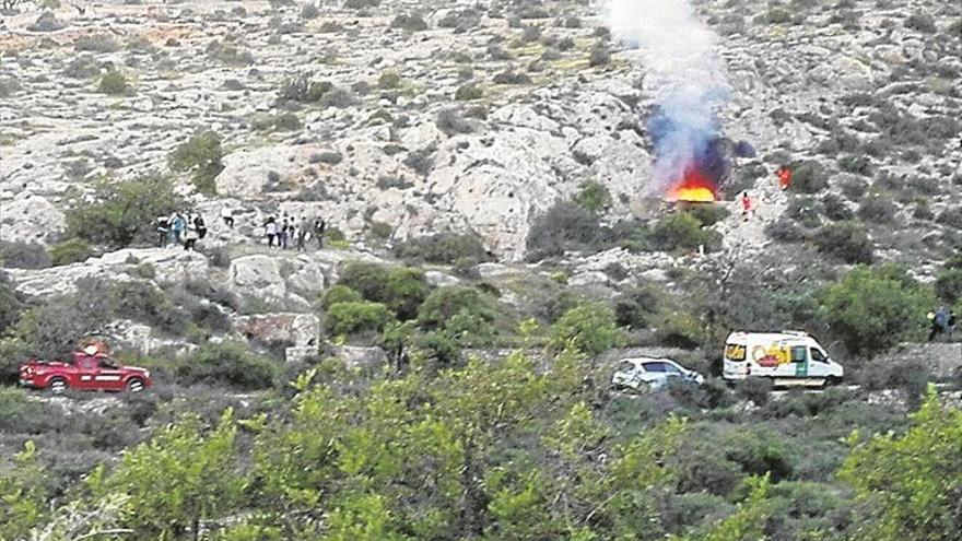 Mueren tres jóvenes en el incendio de una casa cueva en Almería