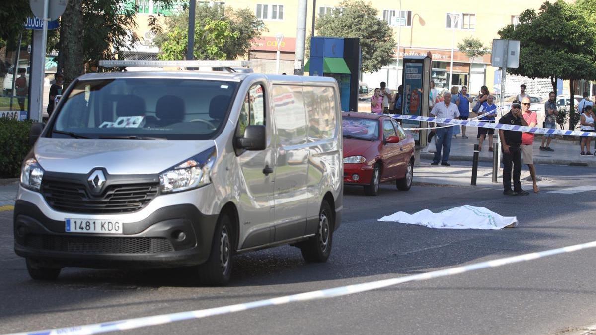 Muere un peatón atropellado en la avenida de Manolete