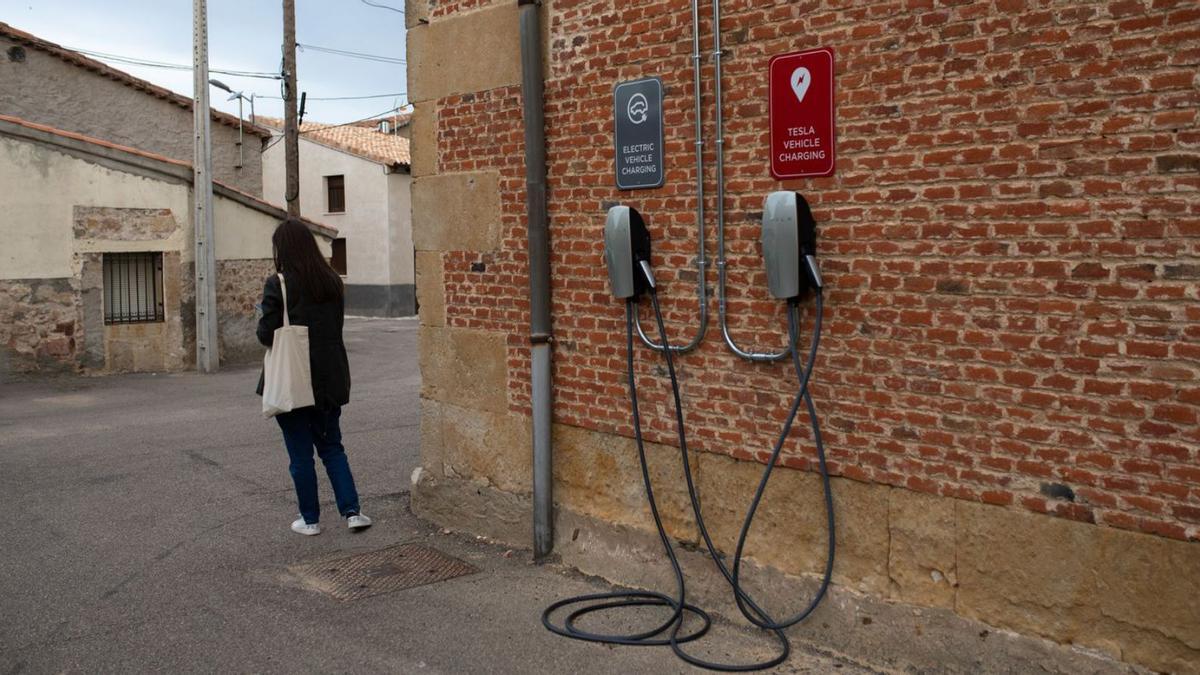 Punto de recarga en Villanueva de Campeán. | Emilio Fraile