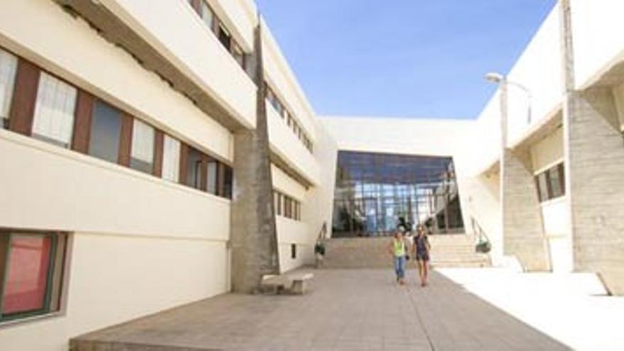 Más de la mitad de los colegios públicos de Badajoz necesita renovar su instalación eléctrica