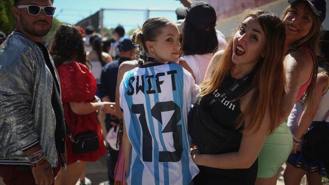 Fans de Taylor Swift en su concierto en Buenos Aires