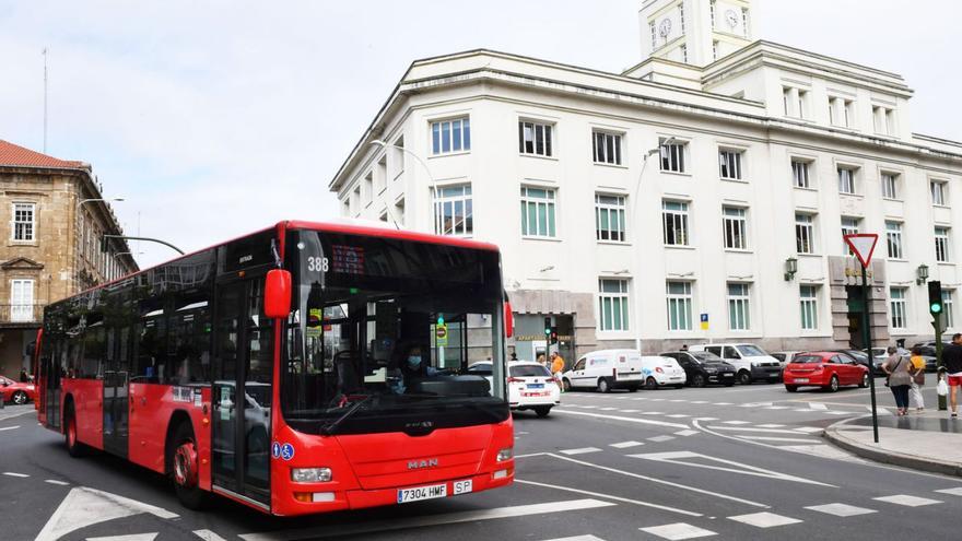 El Concello recupera el precio de 1,30 euros del billete de bus pero conserva el de todos los bonos