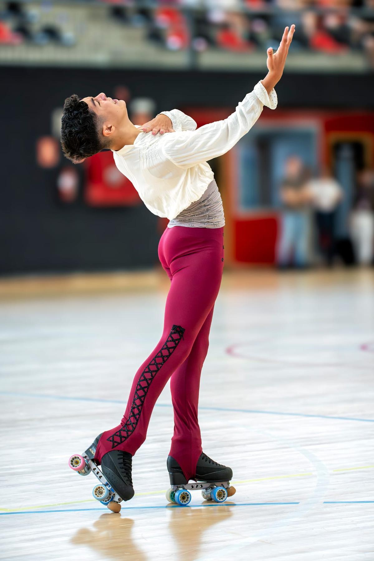 Hugo Betancor, quinto clasificado en el Campeonato de España juvenil de patinaje artístico en la modalidad libre individual Hugo Betancor, quinto clasificado en el Campeonato de España juvenil de patinaje artístico en la modalidad libre individual