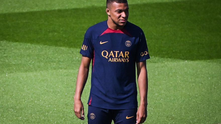 PSG retira a Mbappé de su cartel promocional de la gira en Asia