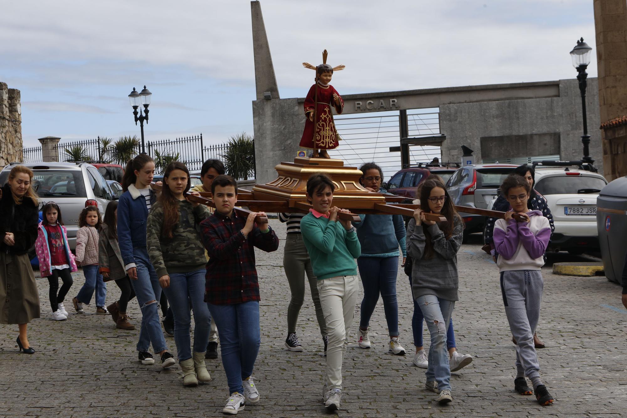 En imágenes: preparativos del Domingo de Ramos con la cofradía del Niño de los Remedios