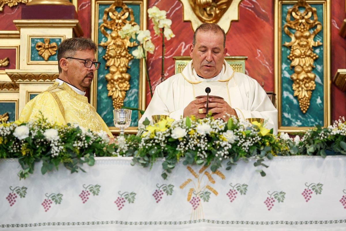 Todas las imágenes de la ordenación de Juan Carlos Rubertiello, diácono en Sant Antoni