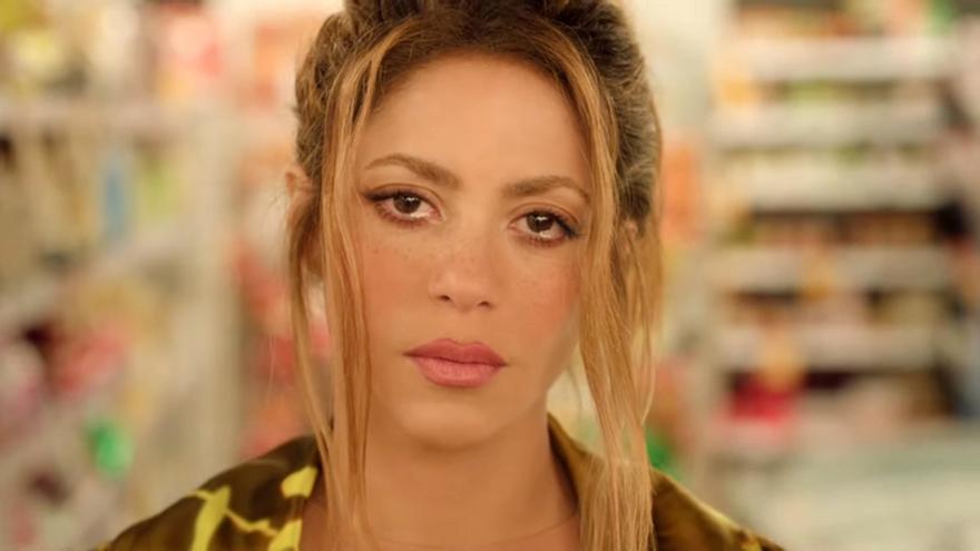 Shakira, llorosa en el videoclip de "Monotonía"