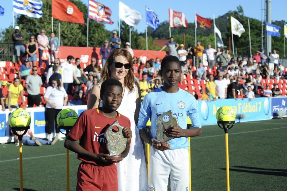 Los jóvenes del Submarino Amarillo doblegaron en la final a la Roma, que debutaba en el torneo.