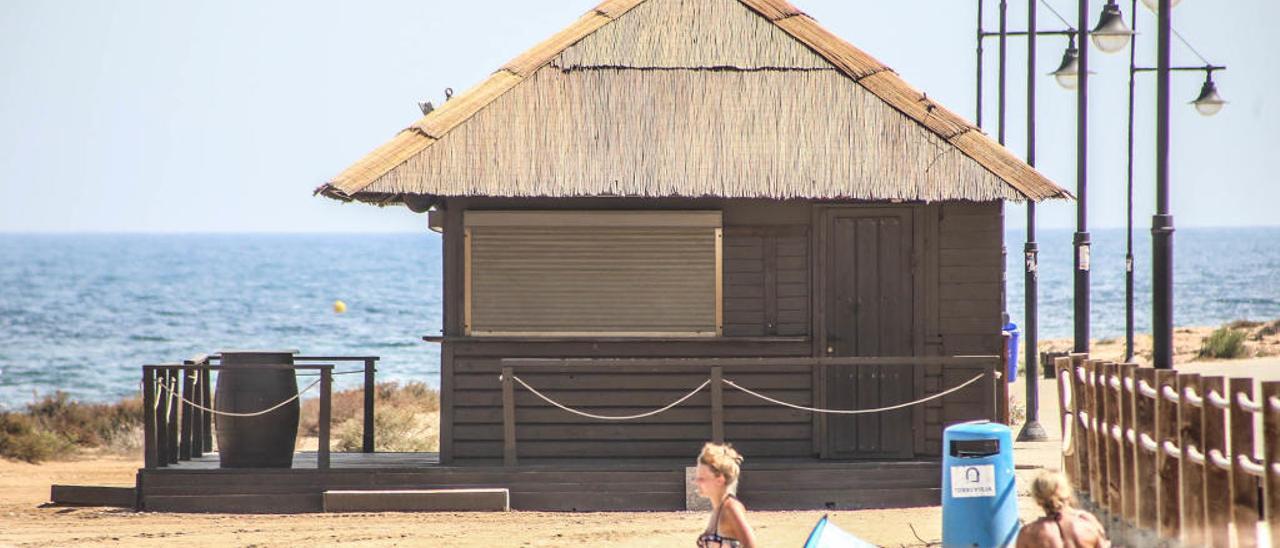 Los chiringuitos de Rocío del Mar asumen su cierre definitivo