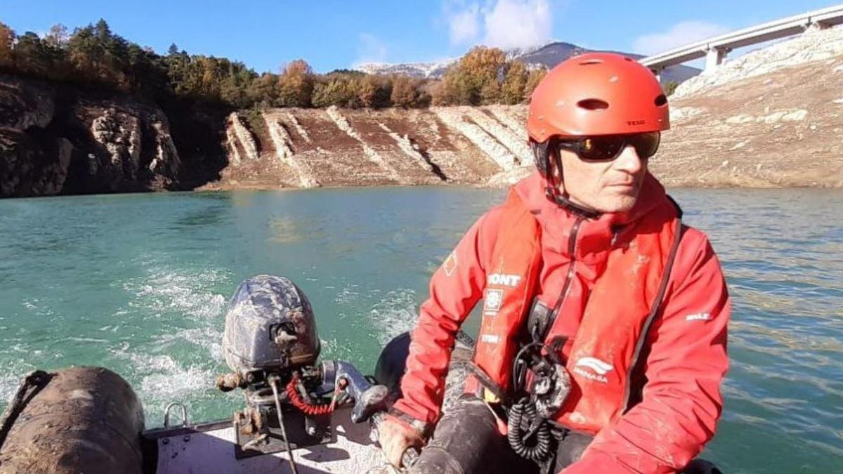 Els bombers fan ràpel per trobar mossèn Xavier Castelló