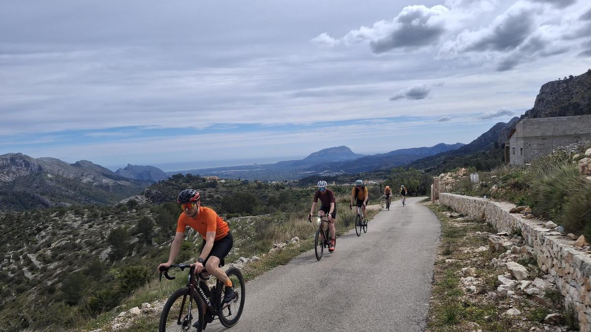Imagen de archivo de ciclistas.
