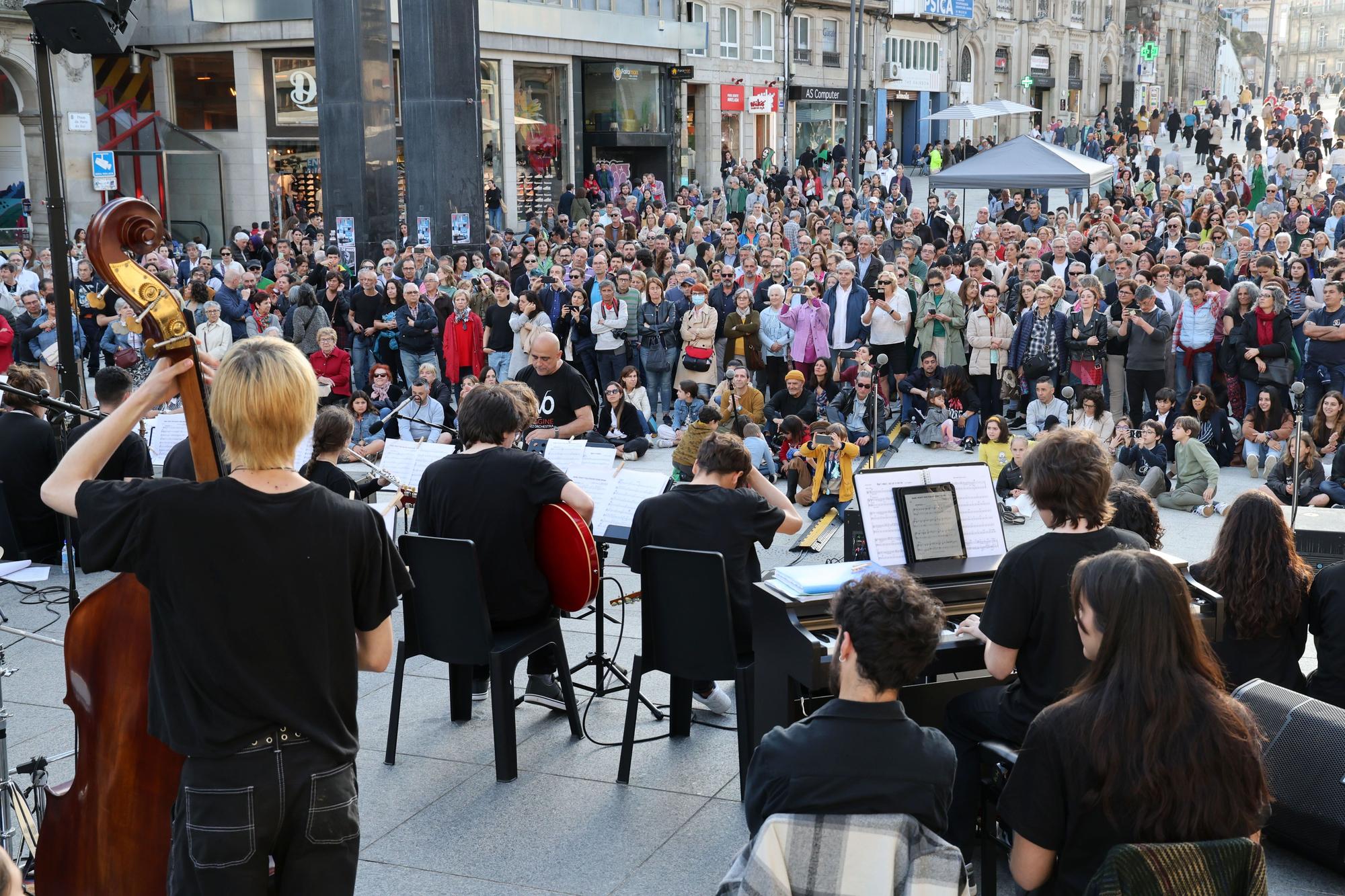 La ciudad se entrega a la música y la danza