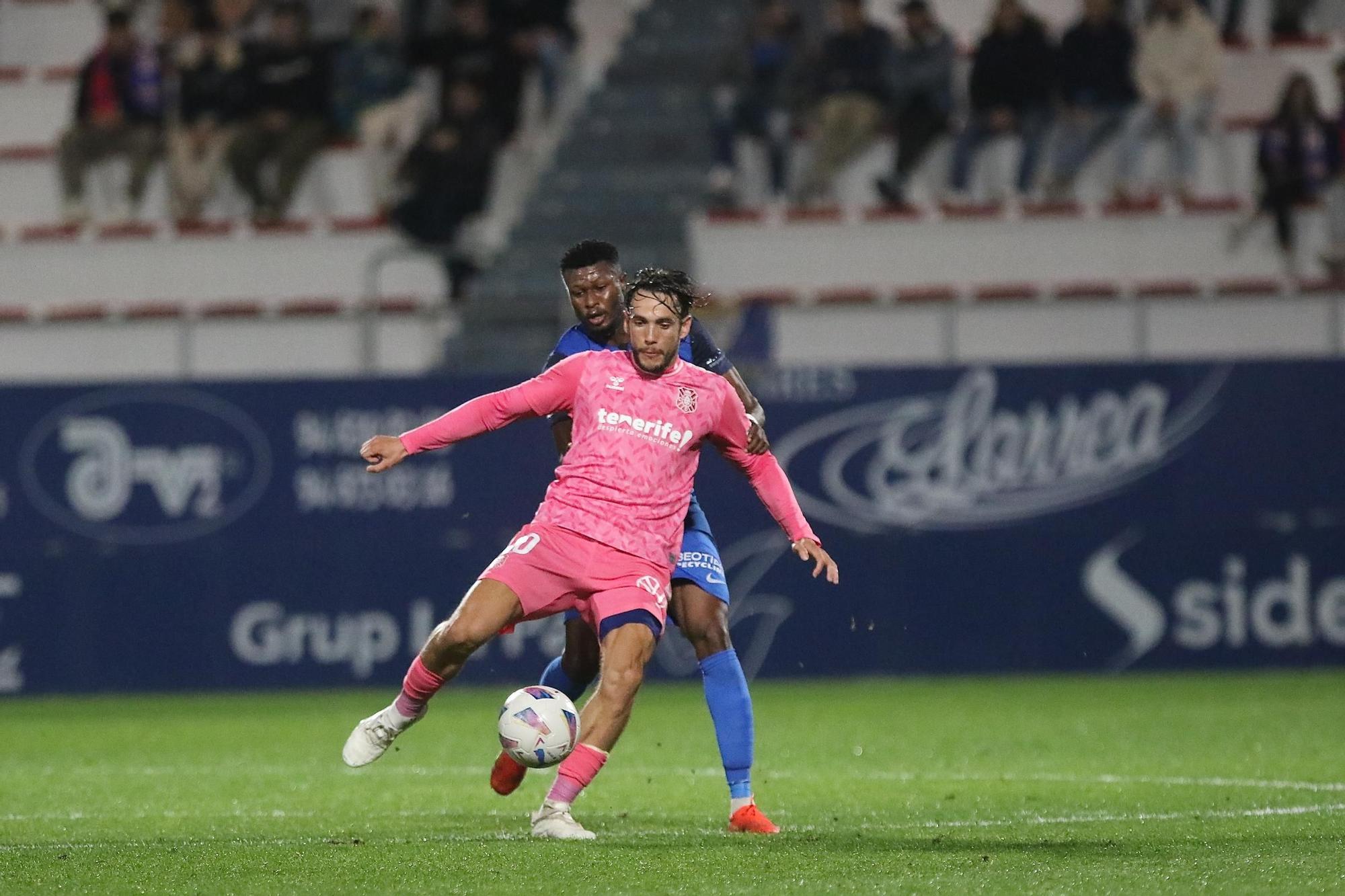 El partido SD Amorebieta - CD Tenerife, en imágenes