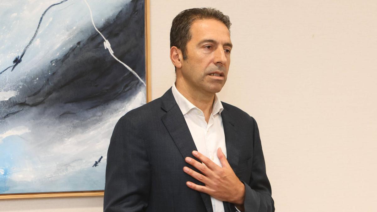 Rueda de prensa del exconselleiro do Mar, Alfonso Villares tras conocerse el archivo firme de la causa por una supuesta agresión sexual.