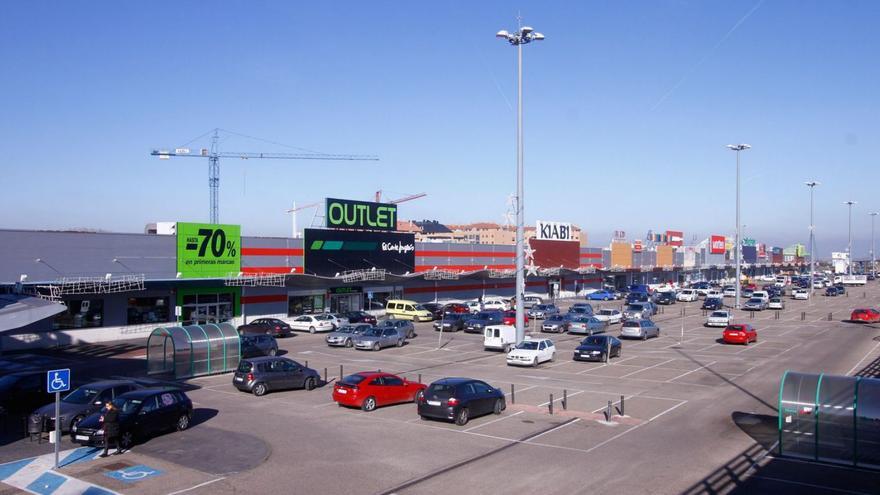 Panorámica del centro comercial de Vista Alegre en Zamora.