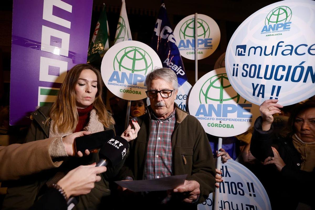 Concentración de los sindicatos en Córdoba por la crisis de Muface