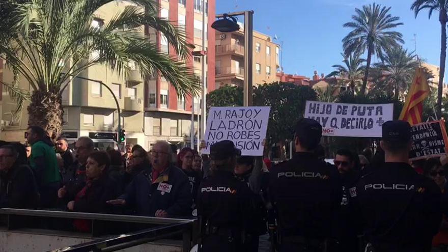 Protestas contra la precariedad en la convención nacional de autónomos y Pymes organizada en Elche