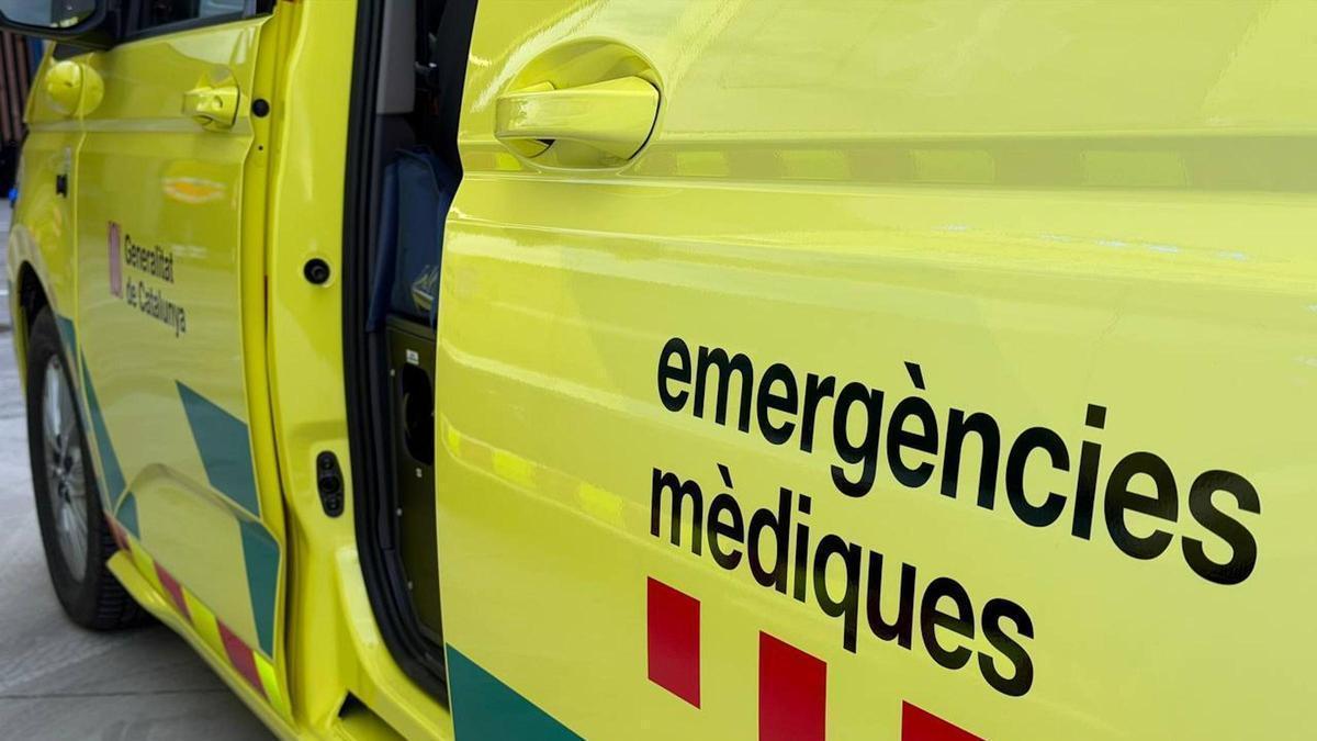 Lateral d'un vehicle del SEM per atendre emergències mèdiques