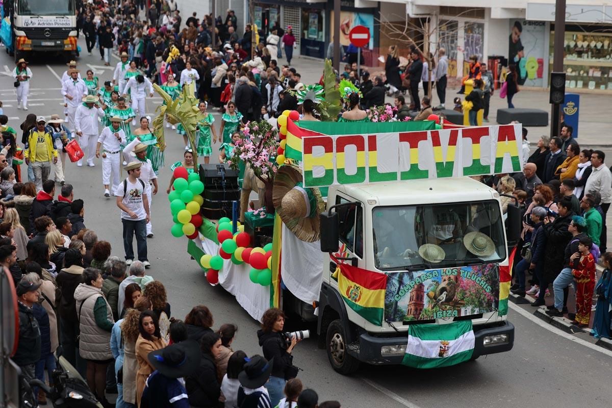 Búscate en las imágenes de la rúa de Carnaval de Ibiza