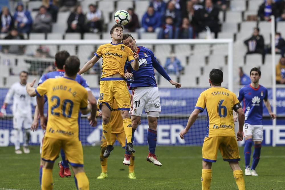 El partido entre el Oviedo y el Alcorcón, en imágenes