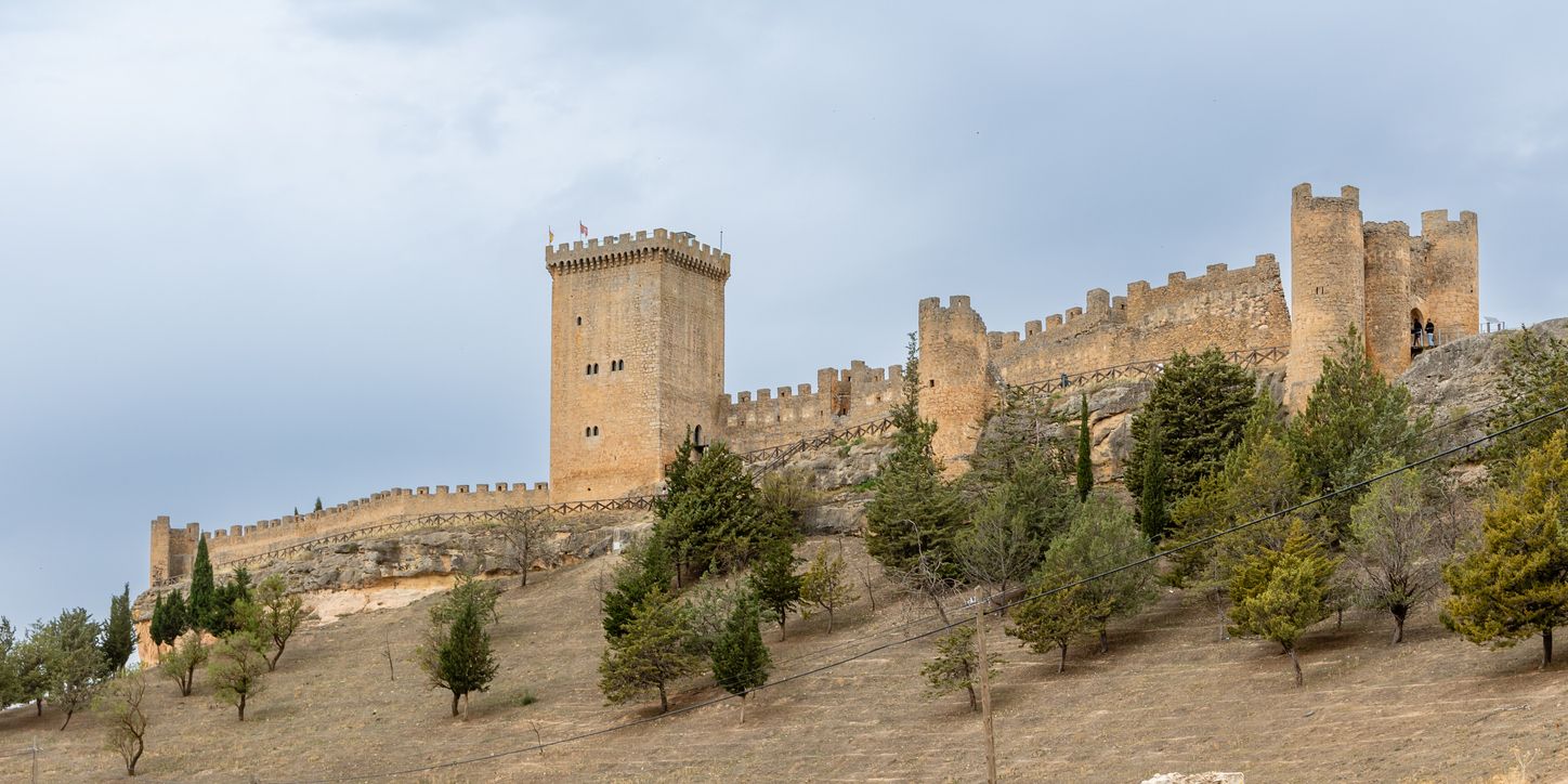 Castillo medieval en la localidad de Peñaranda de Duero en la provincia de Burgos, España.