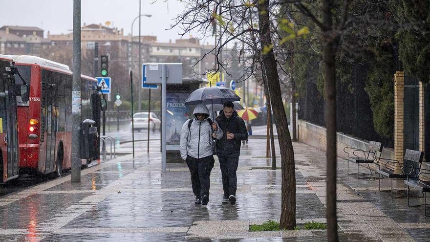 La llegada de una borrasca Atlántica y de una masa de aire frío provocarán una bajada de las temperaturas y lluvias en gran parte de España