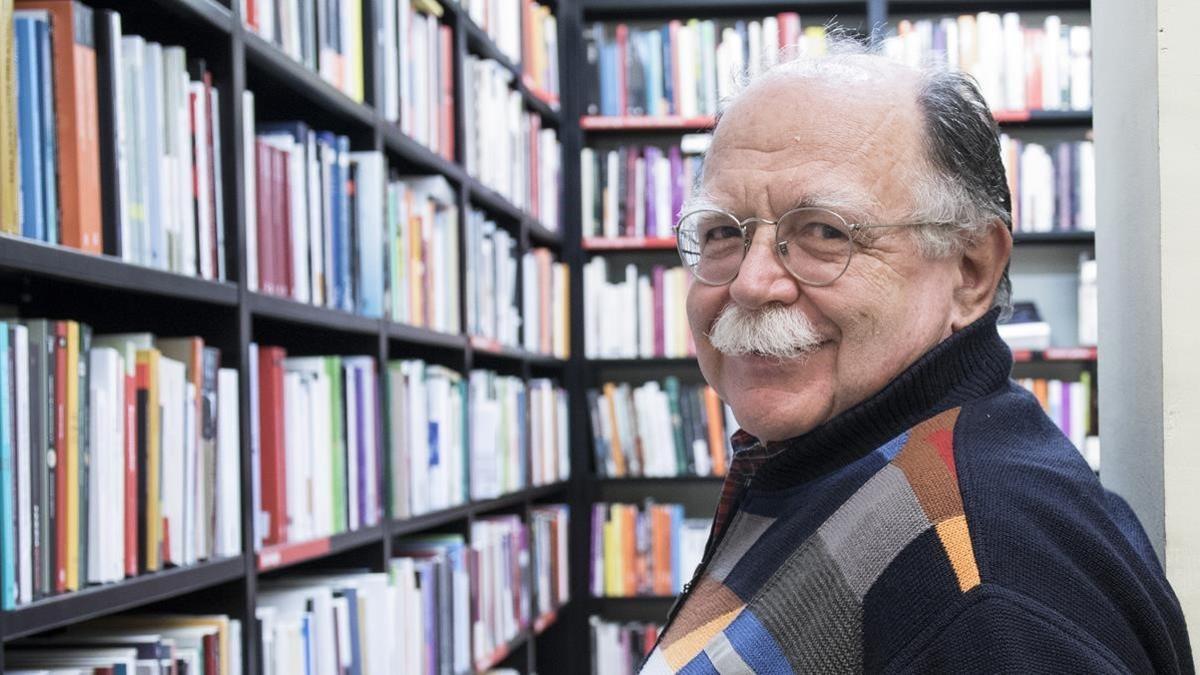 El escritor italiano Walter Siti, en la librería La Central.