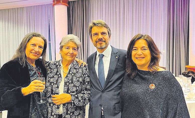María Bou, Iabo Carbó, Marc Pérez-Ribas y Esther.