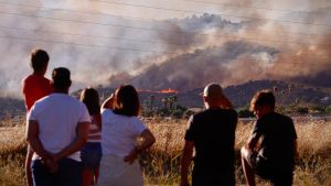 Incendio forestal junto al Castillo de la Albaida