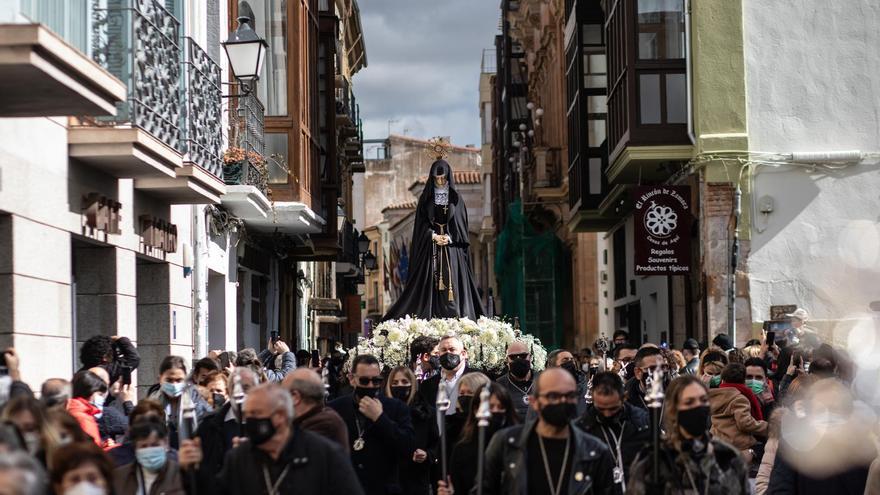 GALERÍA | La procesión extraordinaria de la Virgen de la Soledad, en imágenes