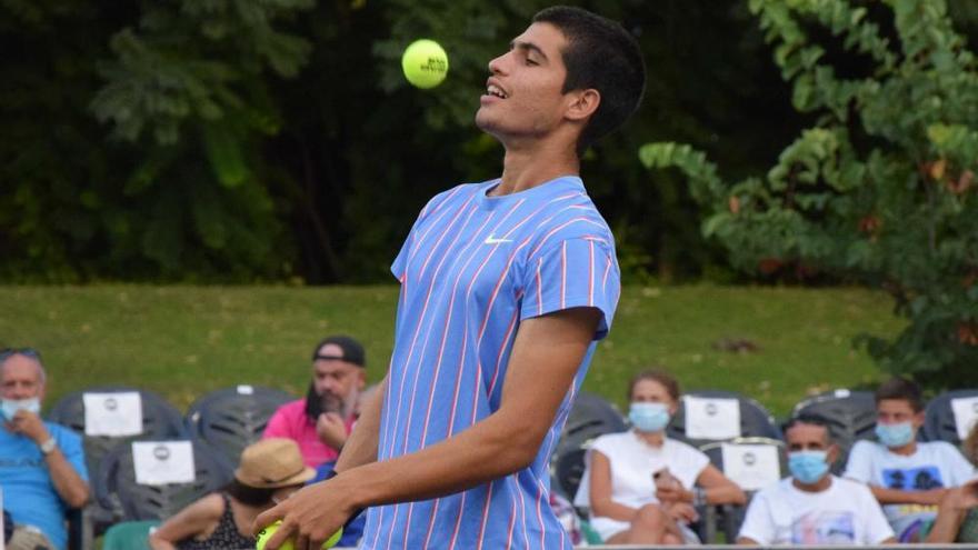 Pablo Carreño desarma a Carlos Alcaraz en Villena