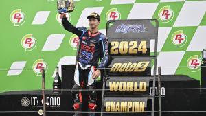 Ai Ogura celebra el título de Moto2.