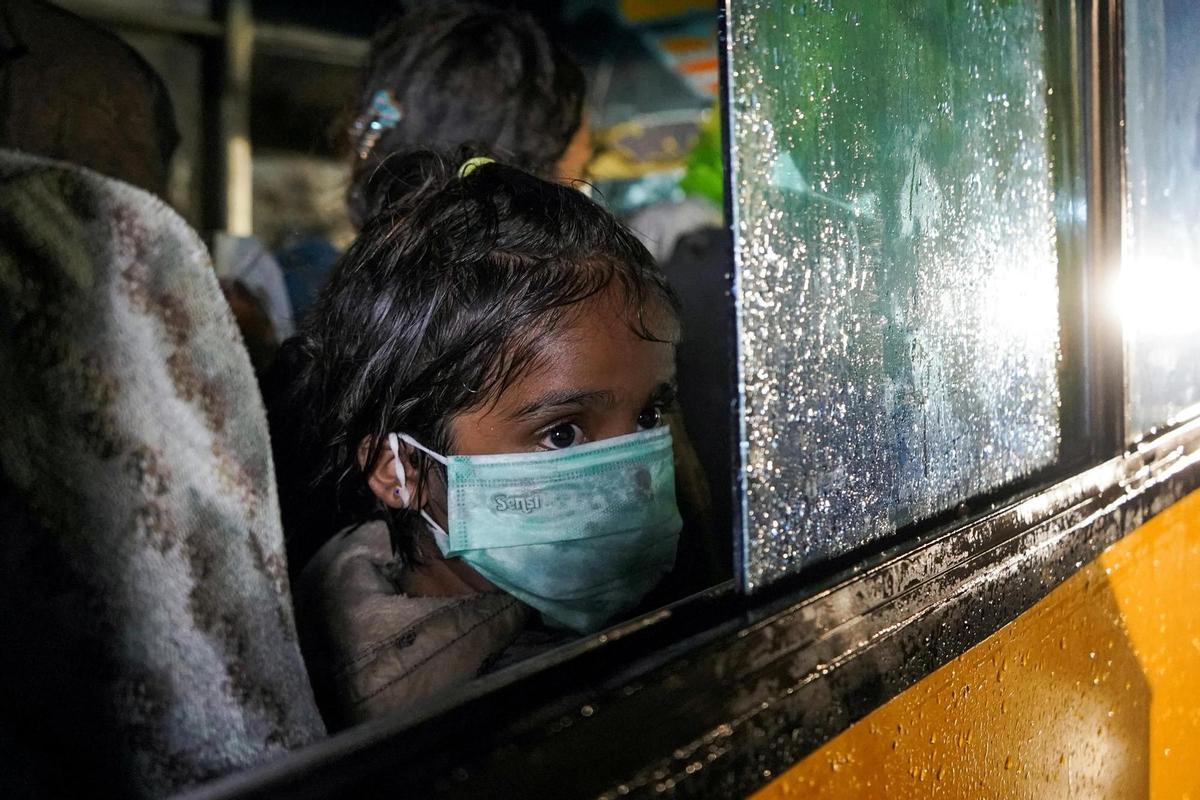 A Rohingya child loo (136315942).jpg