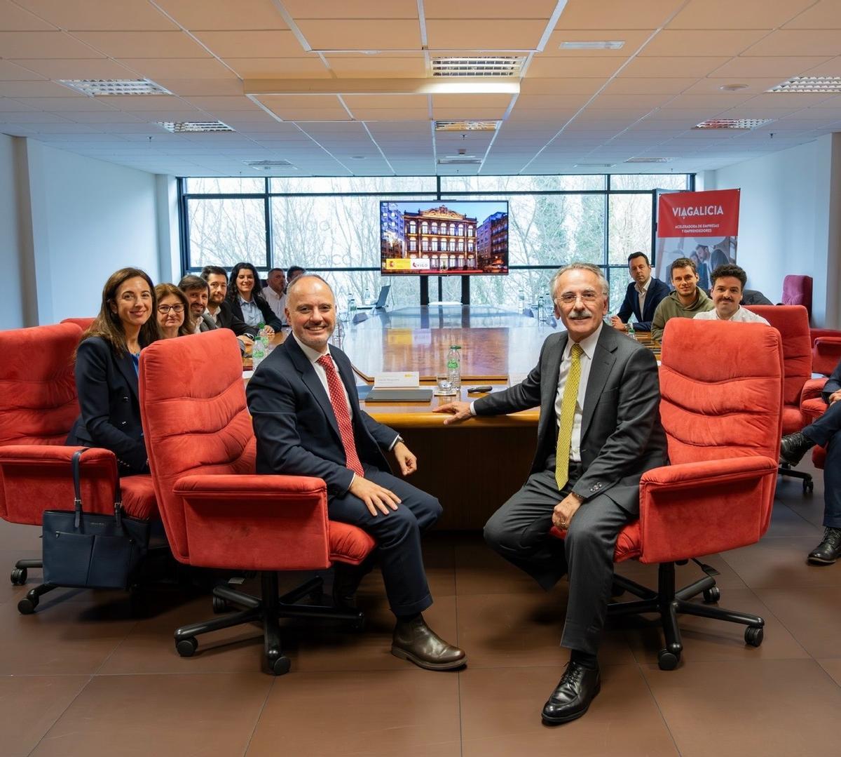 David Regades y Luis Furnells, durante la reunión celebrada.