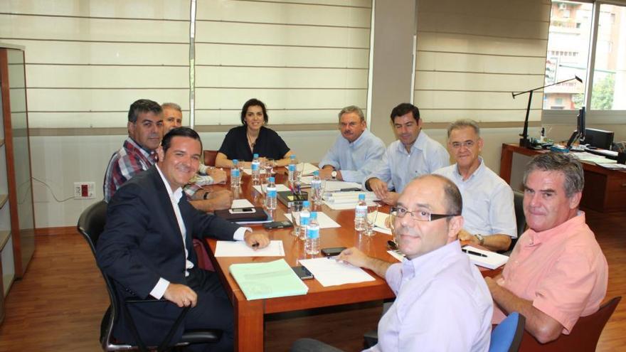 Fotografía de la reunión mantenida para alcanzar el acuerdo