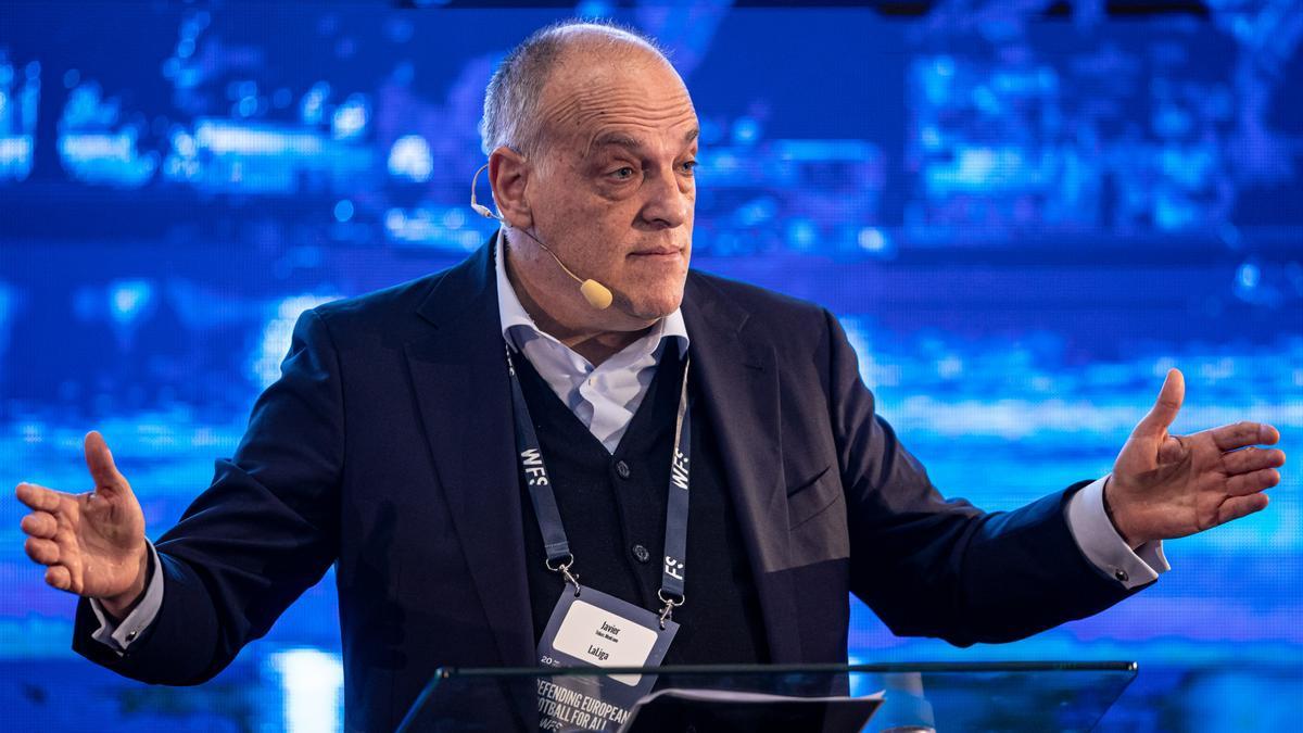 Tebas: "El protocolo está bien. En España, por ley, no se quitan puntos (salvo en alineaciones indebidas)"