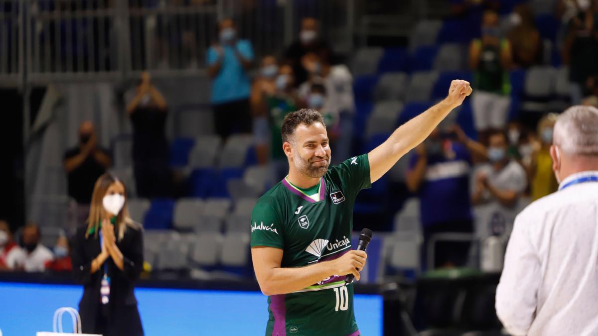 Carlos Cabezas juega su último partido con el Unicaja en el Carpena