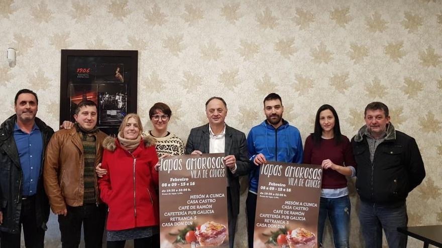 José Luis Villaverde y Jesús Otero, con representantes de los seis locales