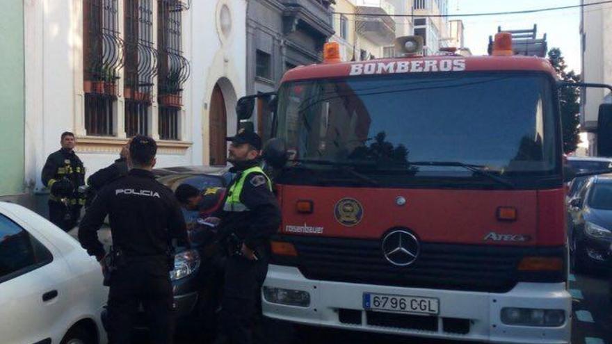 Un techo de una vivienda de Arenales se derrumba