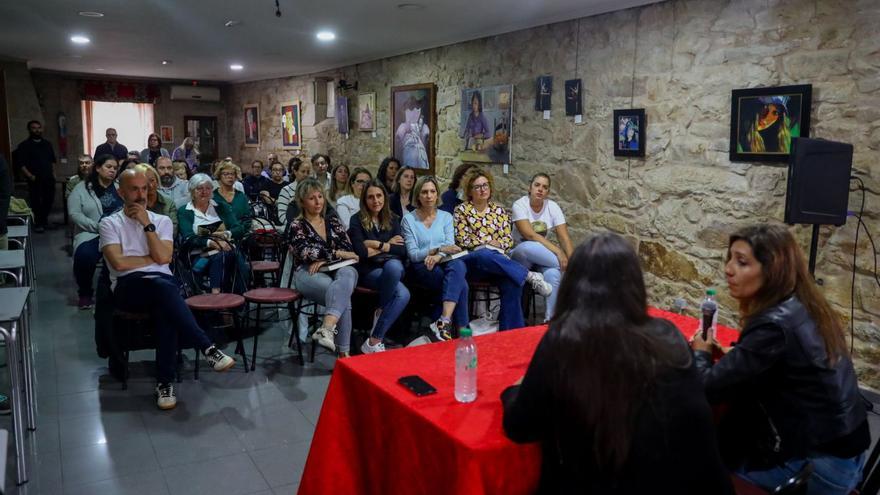 Presentación de una novela de Ángela Banzas, en Vilagarcía, Cidade de Libro.